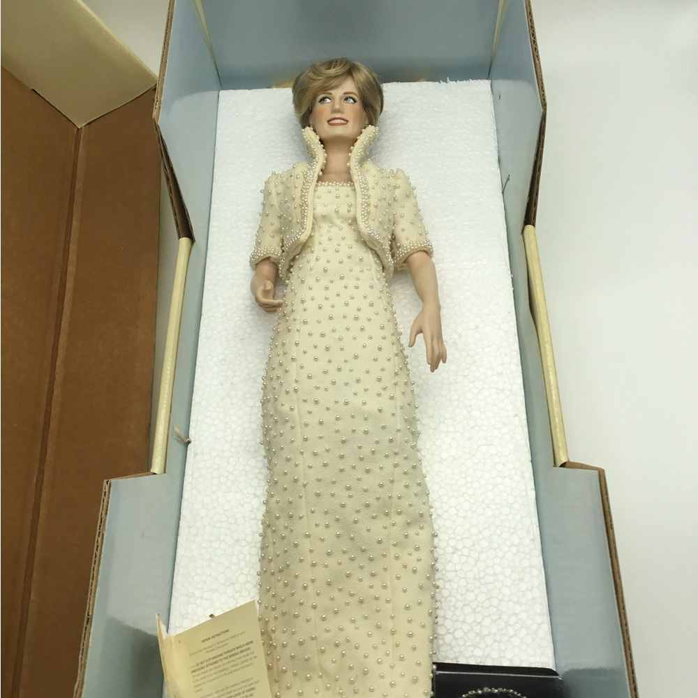 Franklin Mint Princess Diana Doll‎